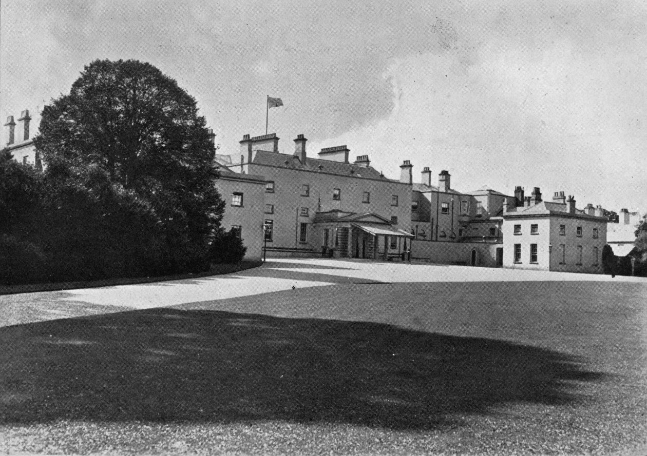 The Vice-Regal Lodge, Dublin, 1945 av Unbekannt