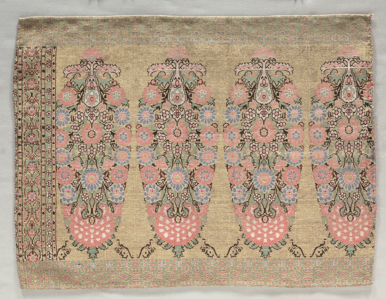 To stykker fra et skjerf, 1700-tallet. av Unbekannt