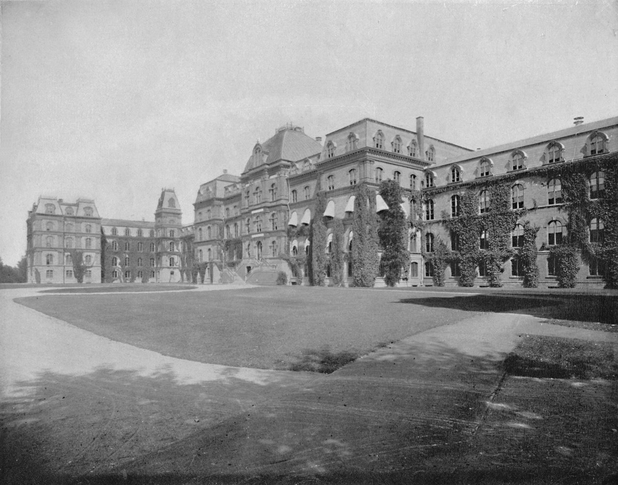 Vassar College, Poughkeepsie, New York, c1897. av Unbekannt