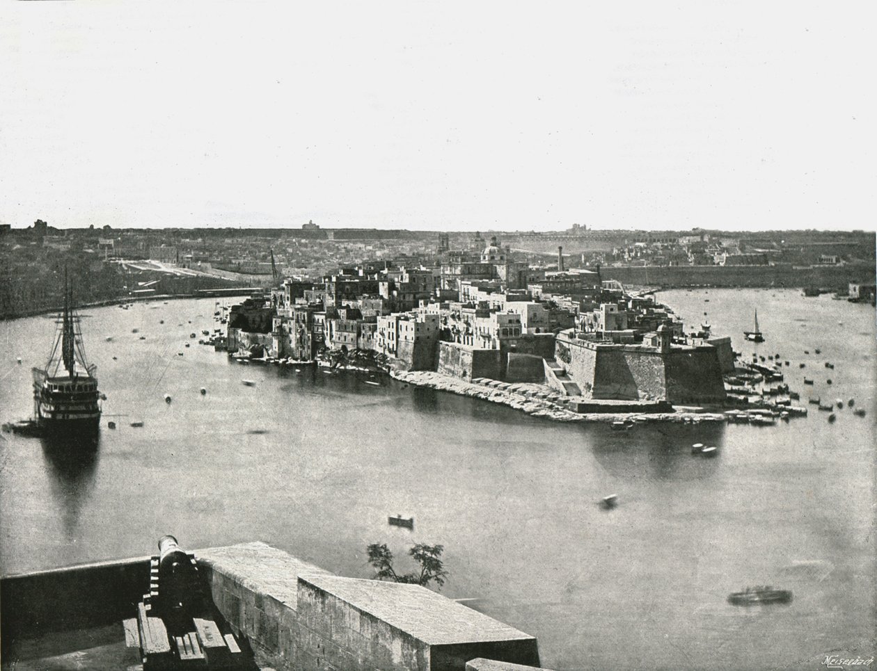 Utsikt over havnen, Valletta, Malta, 1895. av Unbekannt