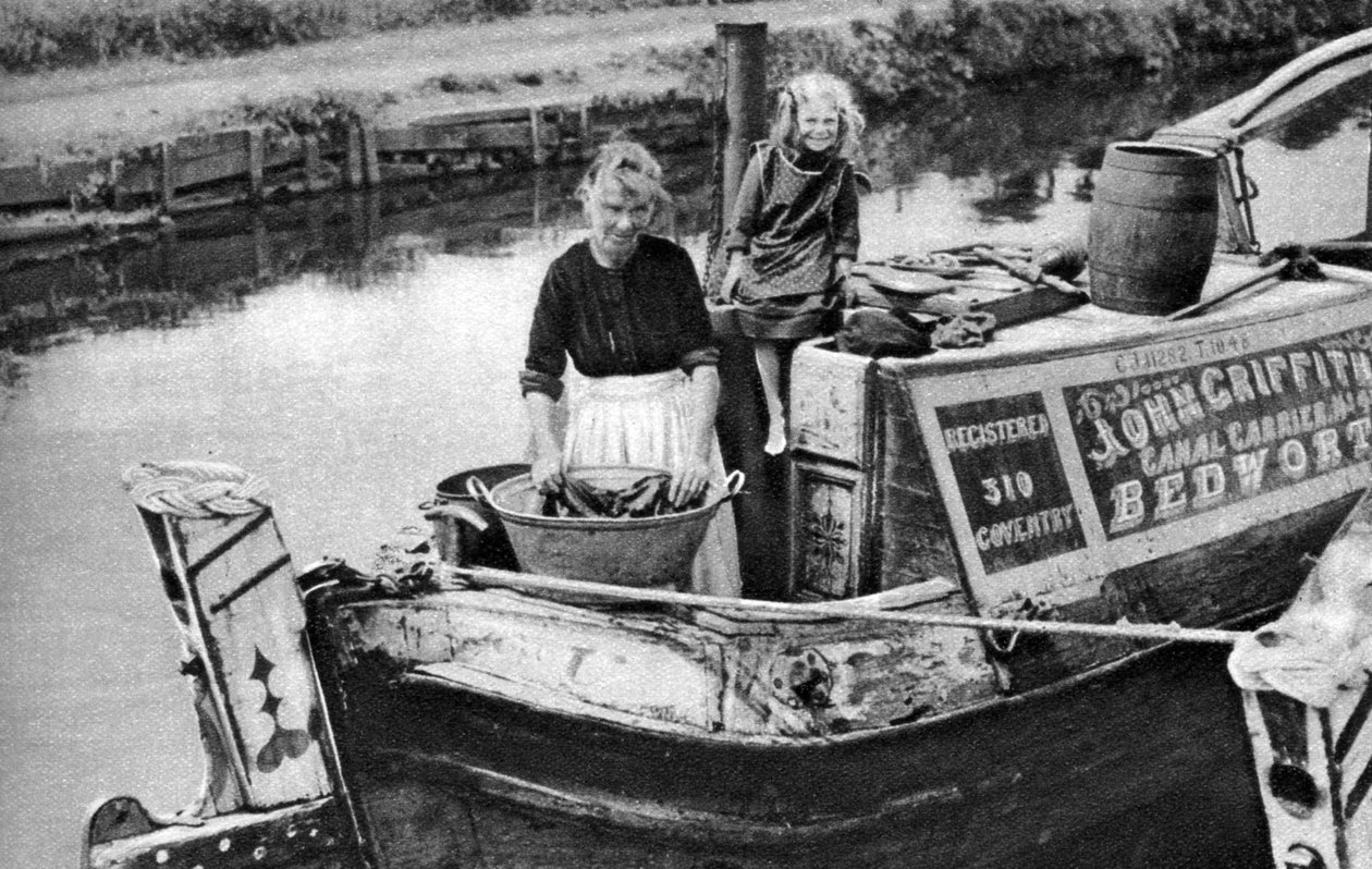 Vaskedag på kanalbåten, 1926-1927 av Unbekannt
