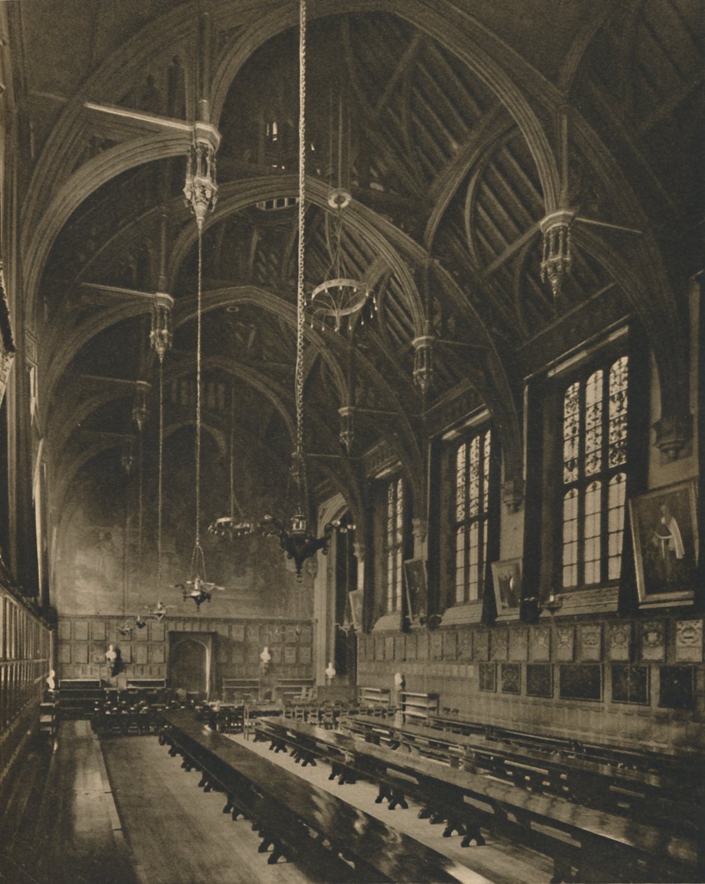 Innenfor The Magnificent Hall of Lincolns Inn, c1935. av Unbekannt