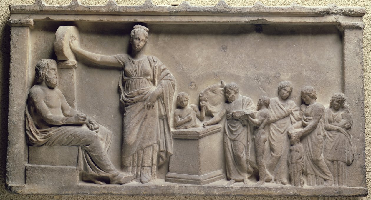 Votivrelieff som viser en familie som ofrer en okse til Asclepius, helseguden og hans datter, Hygieia, gresk, 500-tallet f.Kr. av Unbekannt Unbekannt