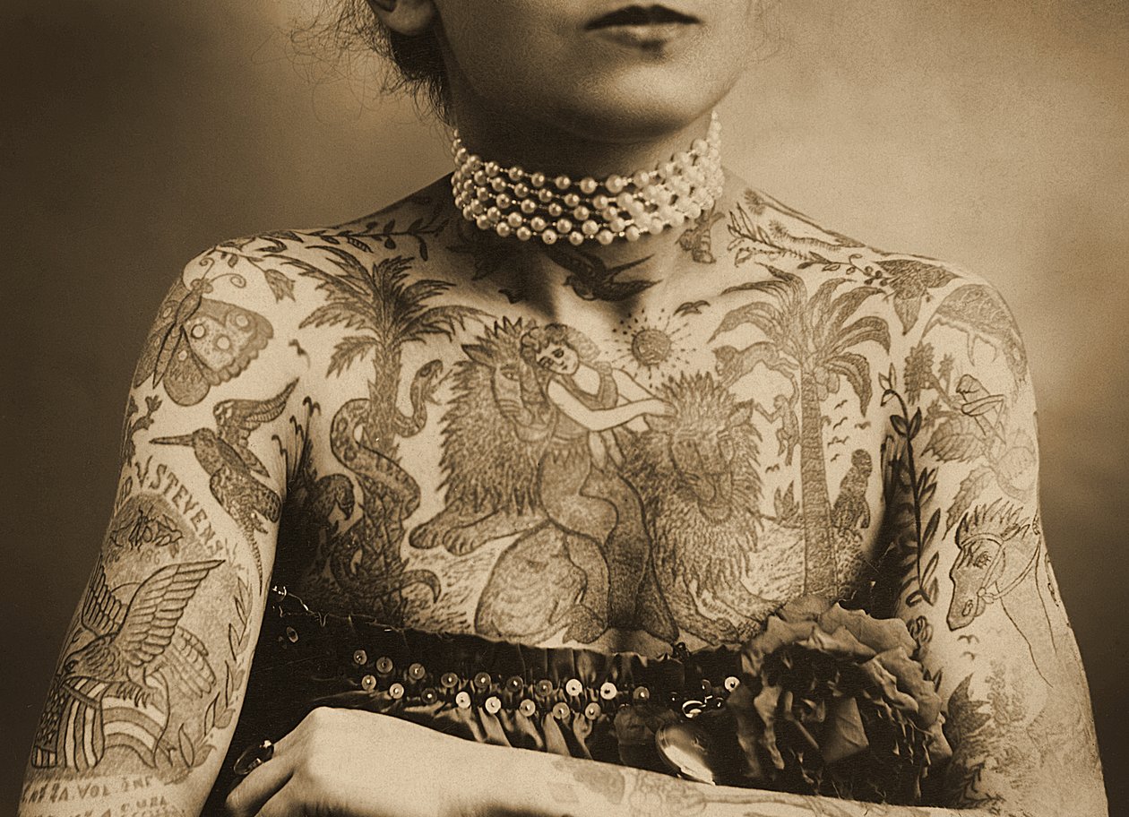 Portrett av en tatovert kvinne, ca. 1905 av Unbekannt Unbekannt