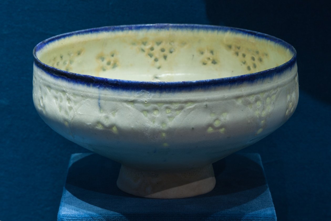 Footed Bowl, sannsynligvis Kashan, Seljuq Period av Unbekannt