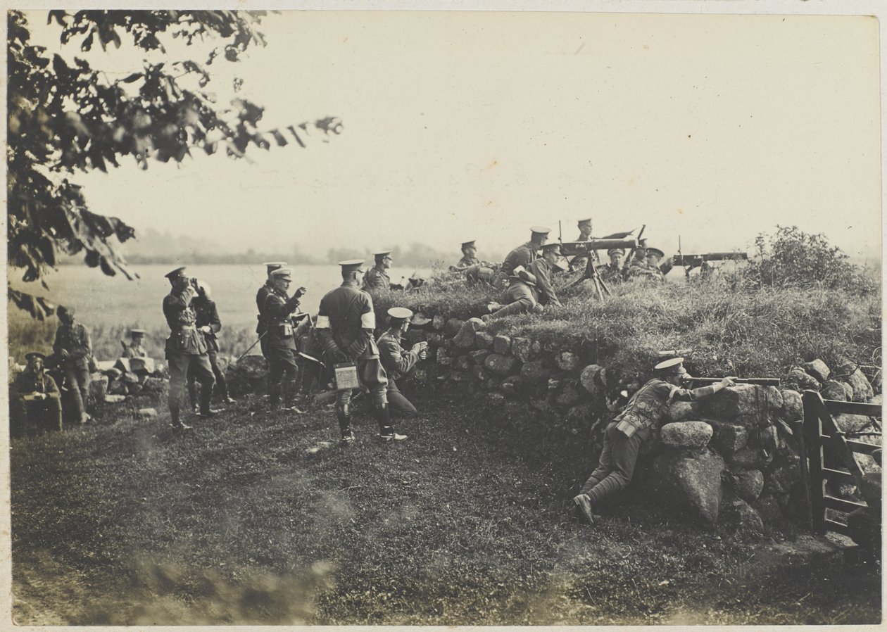 Maskingeværere for manøvrer, ca. 1911 (s/hvitt-bilde) av Unbekannt
