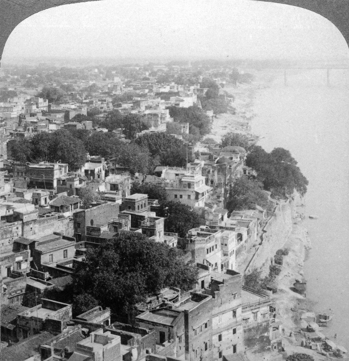 Benares Varanasi, India, 1903. av Underwood and Underwood
