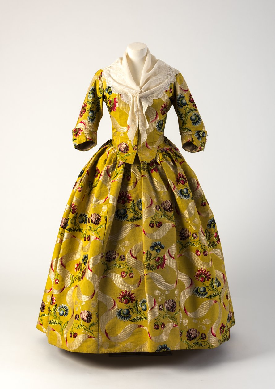 Gul, rød og blå brokade vevd silke lukket kappe, 1740-tallet (silke) av Unbekannt Unbekannt