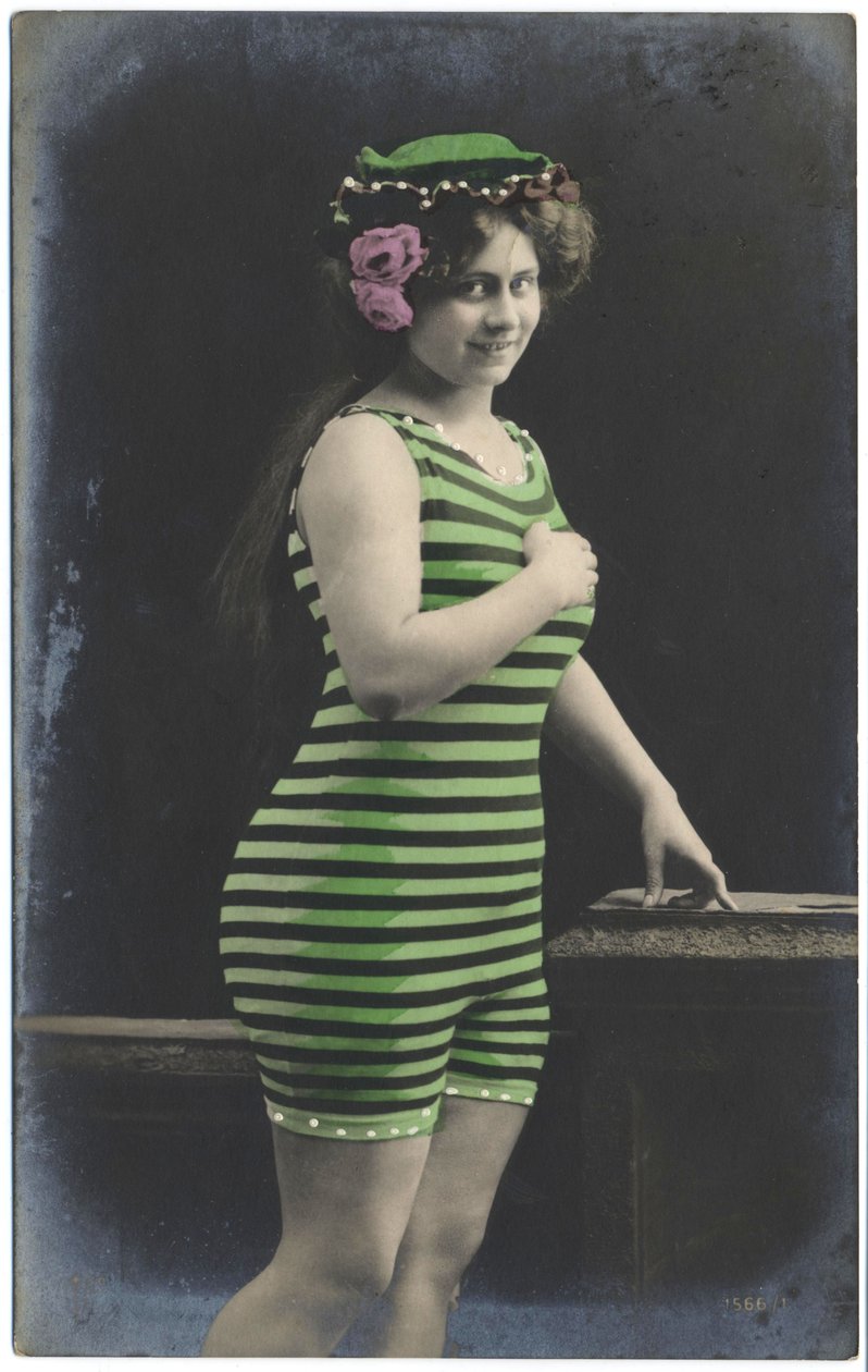 Woman in swimsuits, c. 1910 (postcard)   1405658   no       norwegian Successfully Translated  Original: Six Conversing Men and Ten Battling Nudes Translat: Six Conversing Men and Ten Battling Nudes 1220006 no norwegian Successfully Translated Original: Em av Unknown photographer