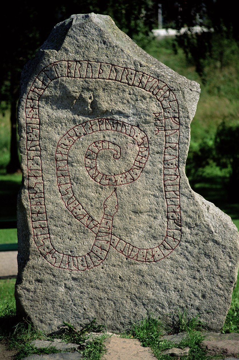Runestein utenfor Gripsholm slott av Viking