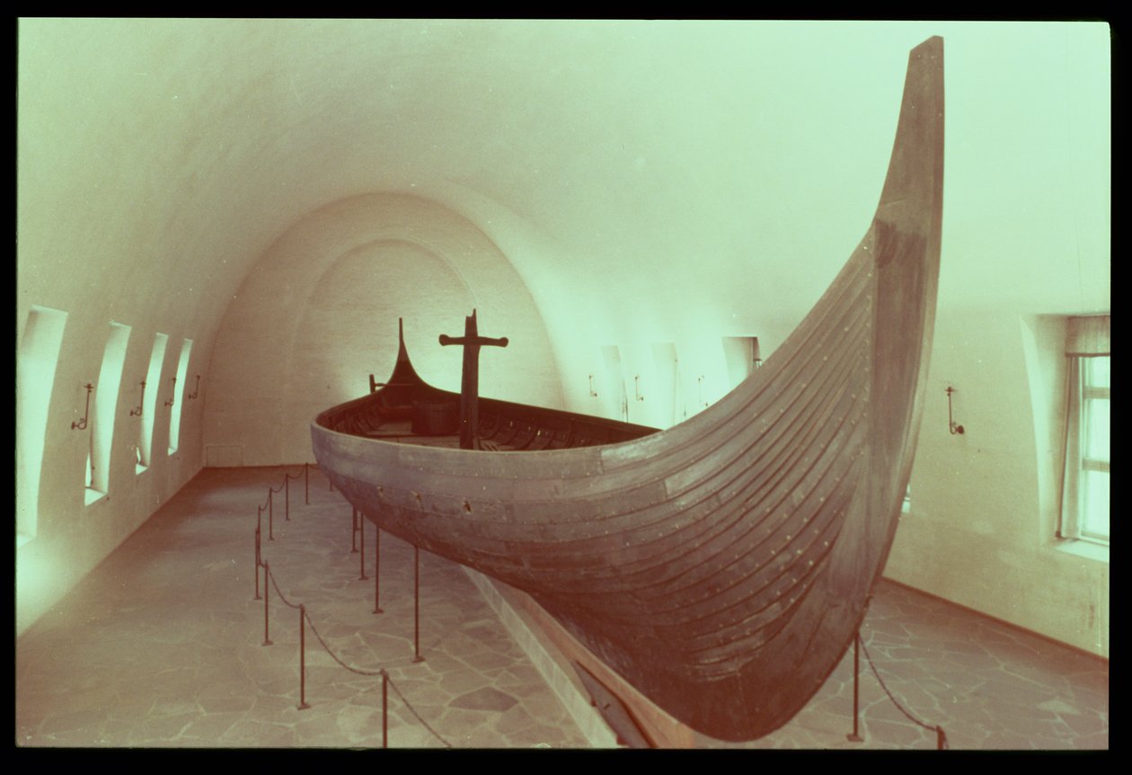 Gokstad langskip (tre) av Viking