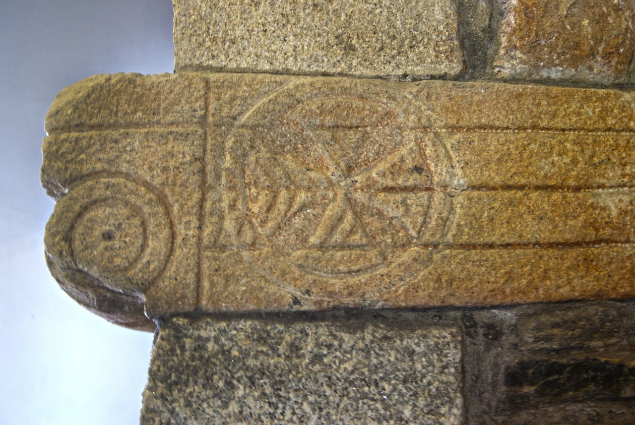 Visigotiske utskjæringer i kapellet i São Pedro de Balsemão, Sé, Lamego, Portugal ca. 599 (granitt) av Visigothic