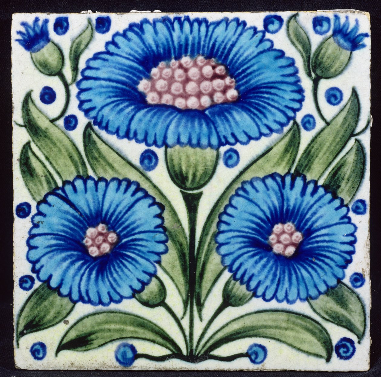 Fliser med blomsterdesign i persisk stil (keramikk) av William de Morgan