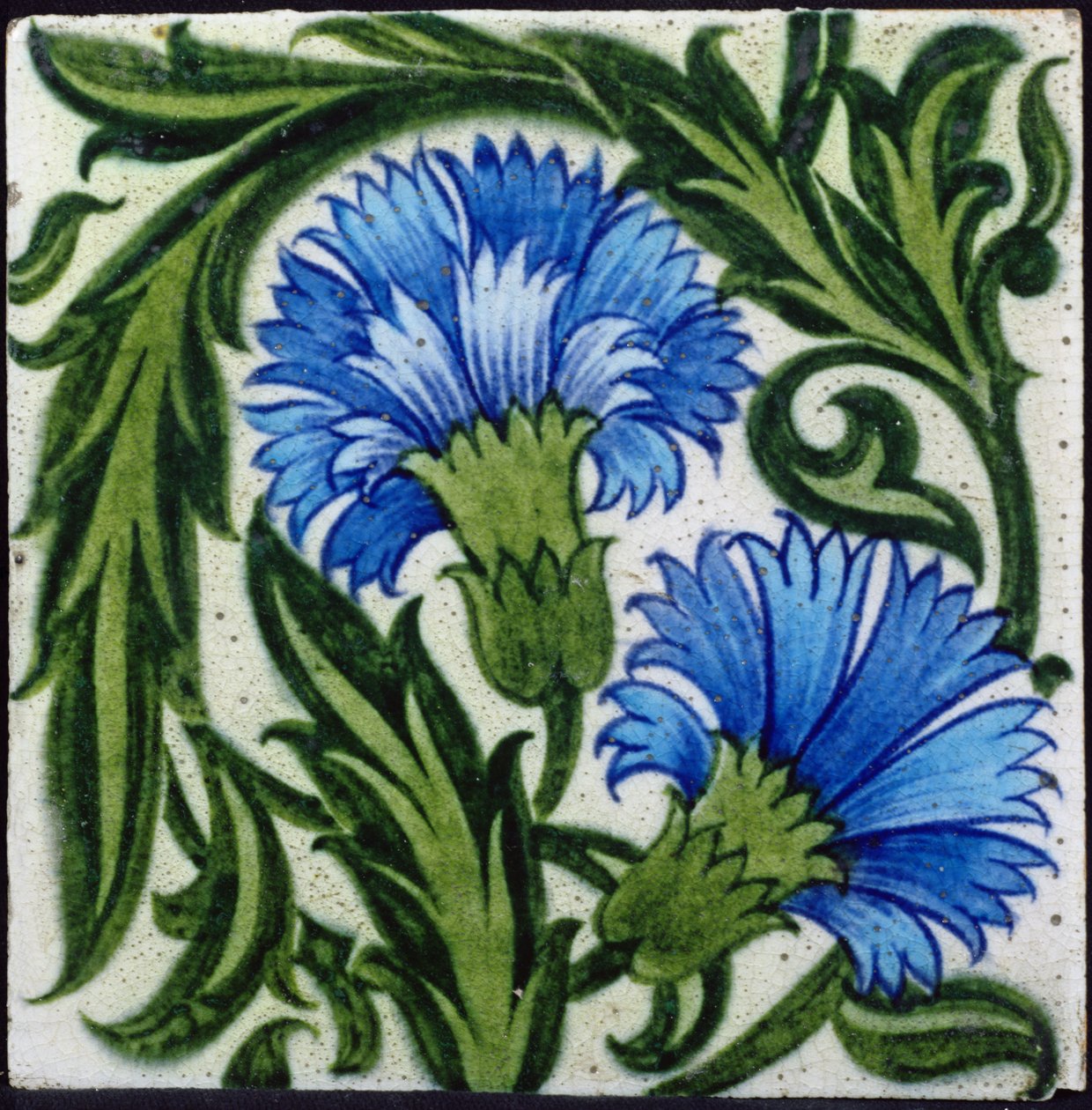 Fliser med blomsterdesign (keramikk) av William de Morgan