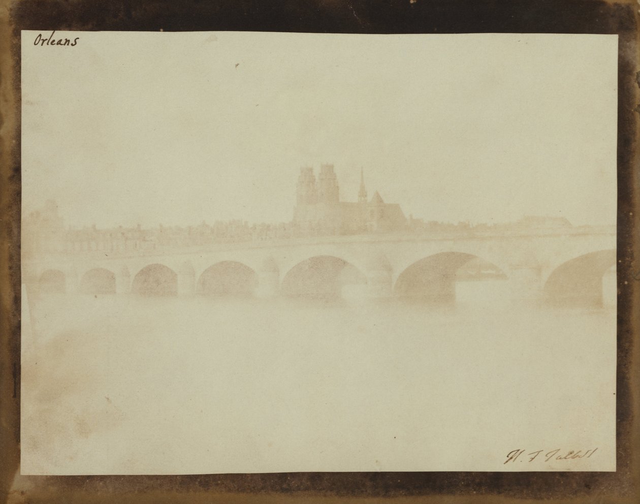 Bridge of Orleans, fra South Bank of Loire. av William Henry Fox Talbot
