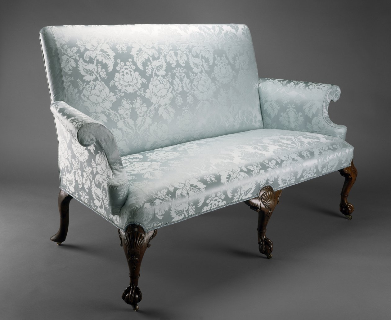 Sofa, ca. 1735 (valnøtttre og møbeltrekk) av William I attr.to Hallett