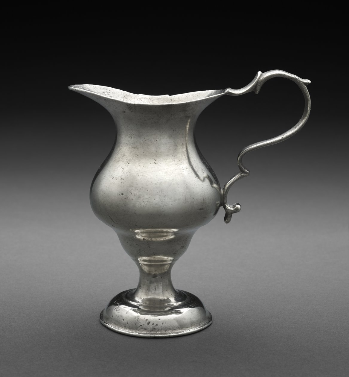 Fløtegryte, ca. 1764-98 (tinn) av William (attr.to) Will