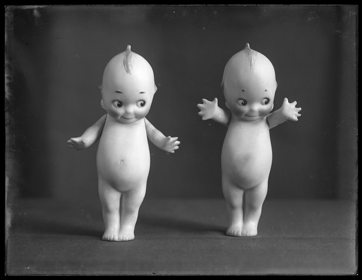 Et par kewpie-dukker, ca. 1913 av William Davis Hassler