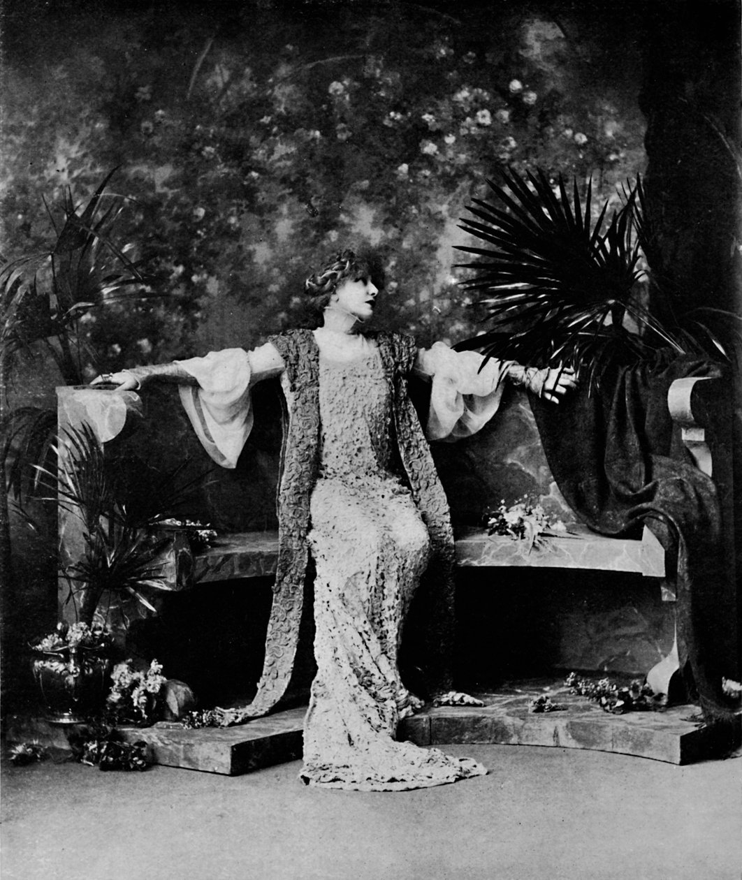 Madame Sarah Bernhardt, 1914. av William and Daniel Downey