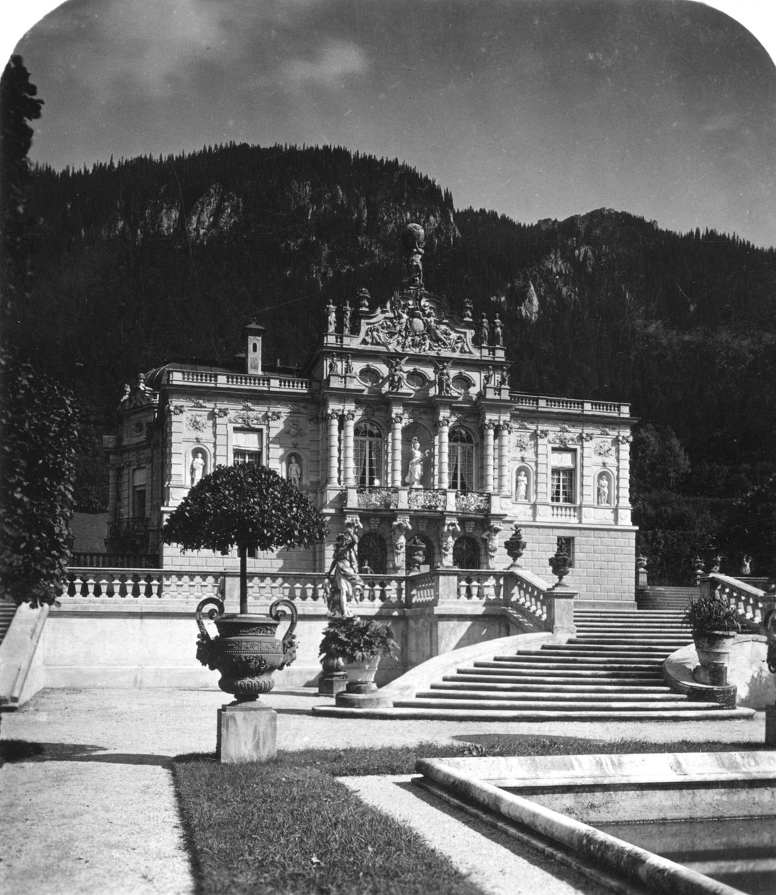 Linderhof-palasset, Bayern, Tyskland, ca 1900-tallet. av Wurthle and Sons