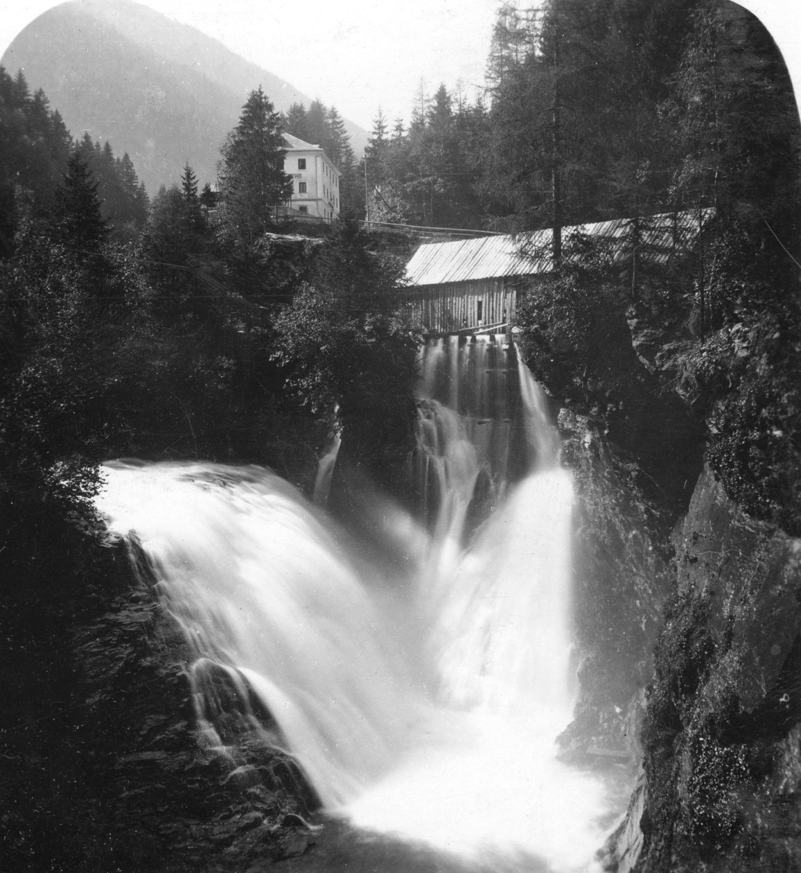 Fossen ved Badgastein, Østerrike, ca 1900-tallet. av Wurthle and Sons