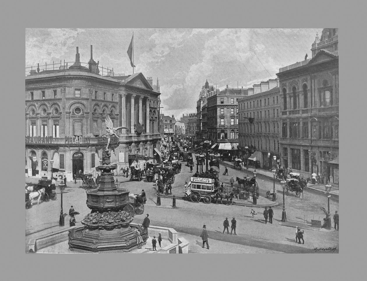 Piccadilly Circus, London, ca 1900 av York and Son
