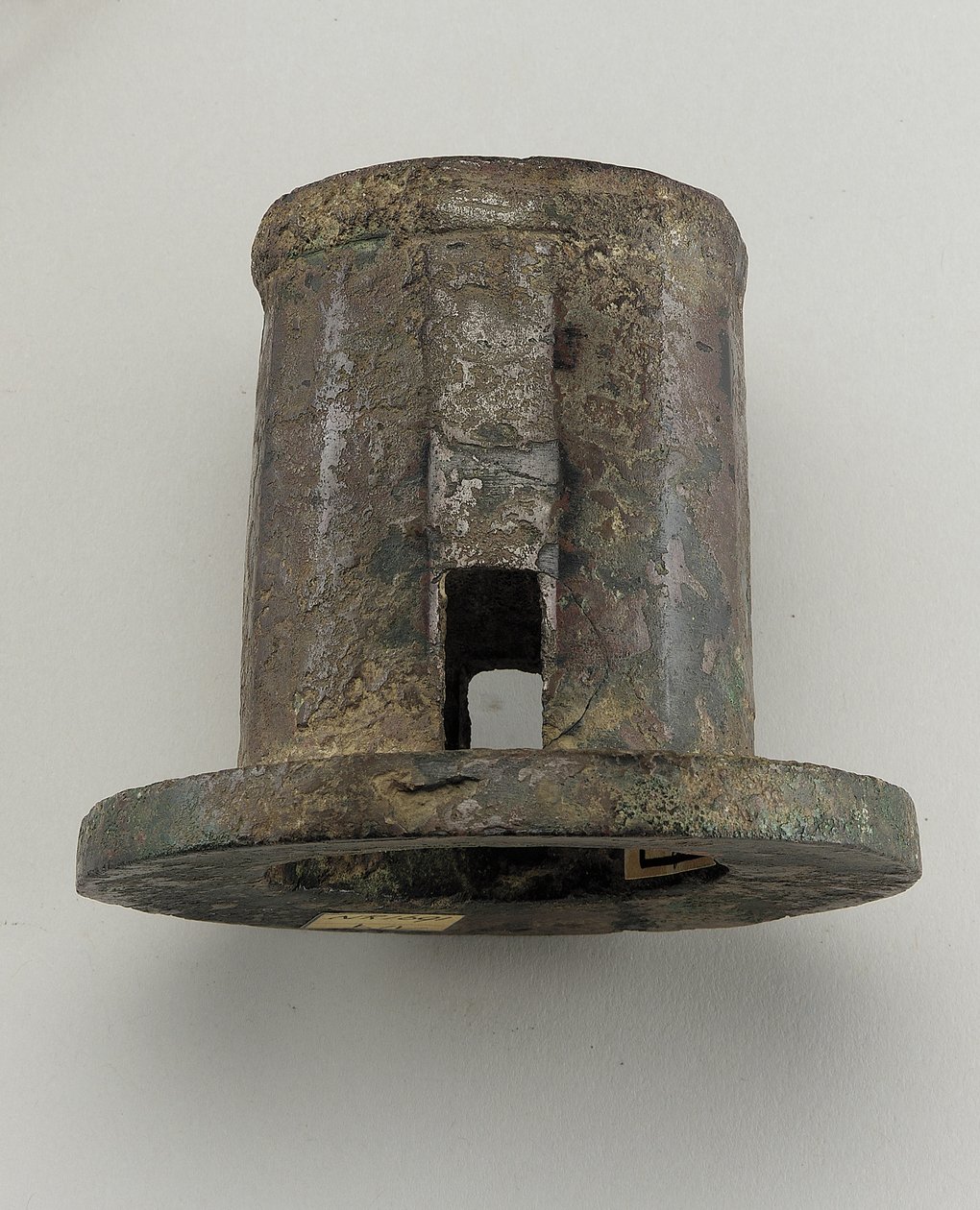 Vogntilpasning: akselkapsel (bronse) av Zhou Dynasty Chinese School