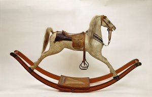 Gyngehest (tre og lær)