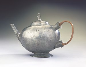 Tekanne, fra Boston, Massachusetts, 1740-60 (tinn og tre)