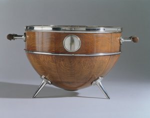 Skål, 1880 (kvartet eik, galvanisert sølv og glass)