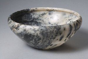 Egyptisk skål, tidlig dynastisk periode (gneis)