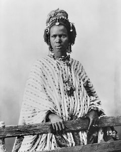 Senegalesisk kvinne, ca. 1900 (bw-bilde)