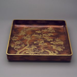 Kimono-brett (lakkert tre)