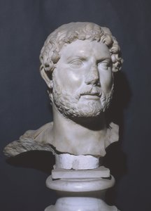 Byste av keiser Hadrian (marmor)