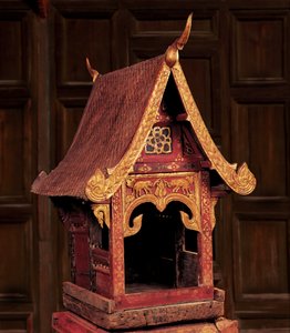 Modell av et Lanna-tempel (tre)