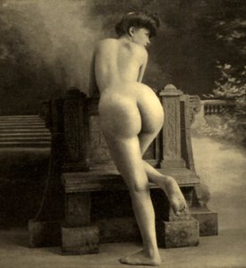 Naken kvinne, ca. 1900 (sepia-bilde)