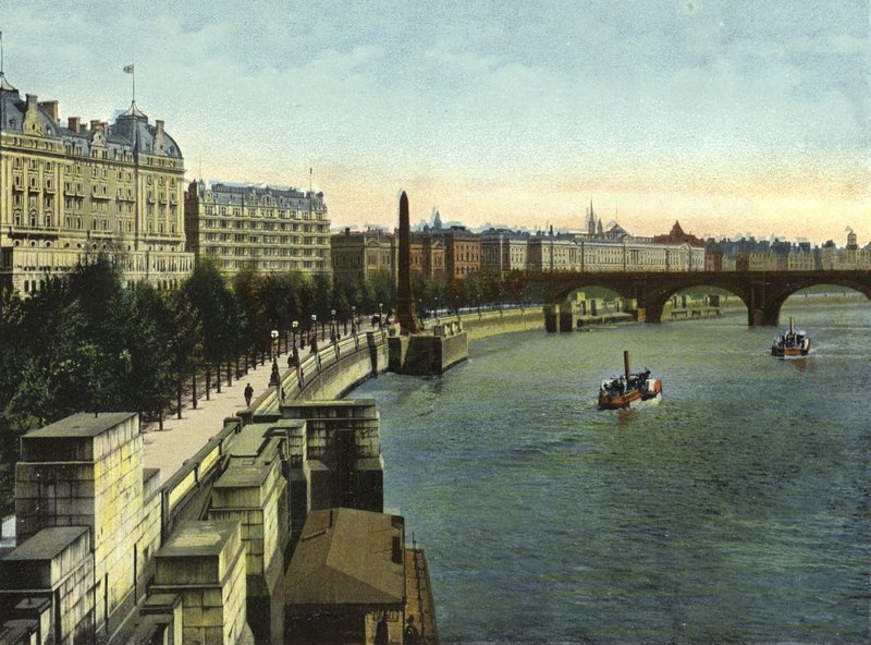 Themsen Embankment (farget bilde) av (after) English photographer