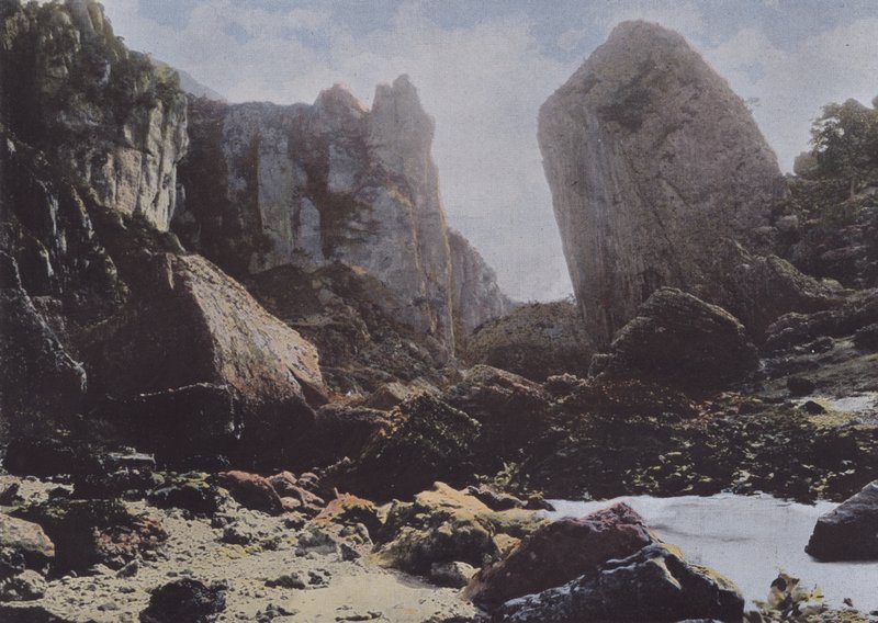 Pas des Soucis (farget bilde) av (after) French Photographer