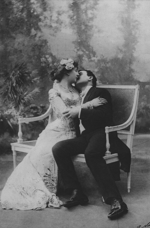Louise Bignon og Severin (s/hvitt bilde) av (after) French Photographer