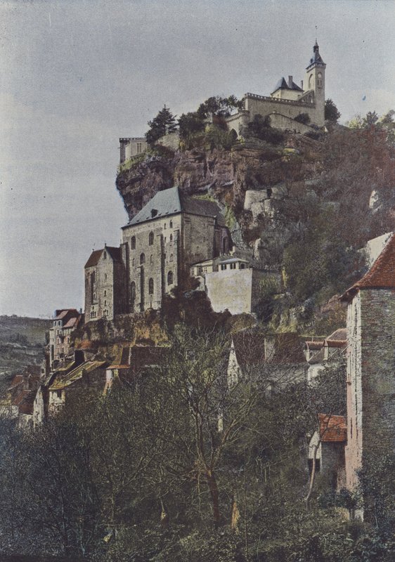Roc-Amadour, Vue generale (farget bilde) av (after) French Photographer