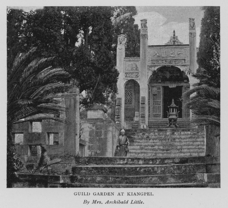 Guild Garden at Kiangpei (s/hvitt bilde) av Alicia Little