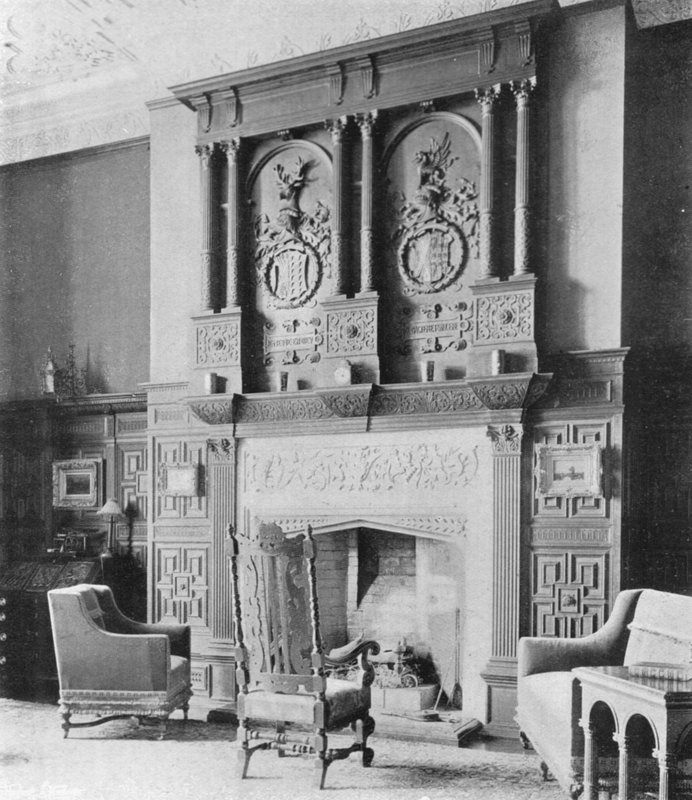 Et vakkert Mantel-stykke av Charles Latham