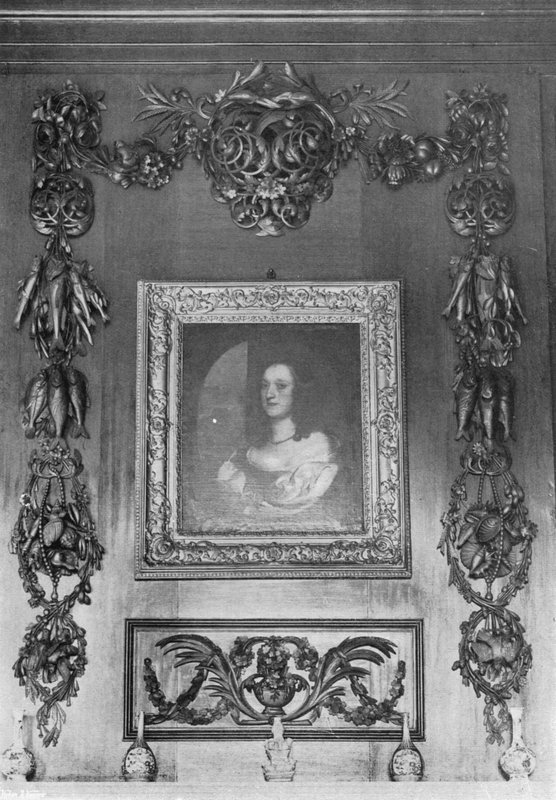 Utskjæringer over Hall Mantel av Charles Latham