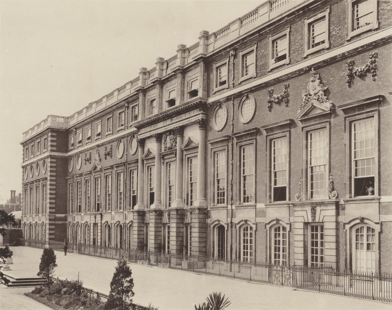 Hampton Court Palace, elvefronten av Charles Latham