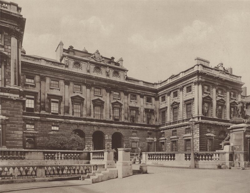 Somerset House, utsikt over gårdsplassen av Charles Latham