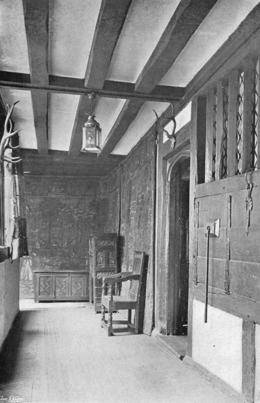 The Buttery Hatch (s/hvitt bilde) av Charles Latham
