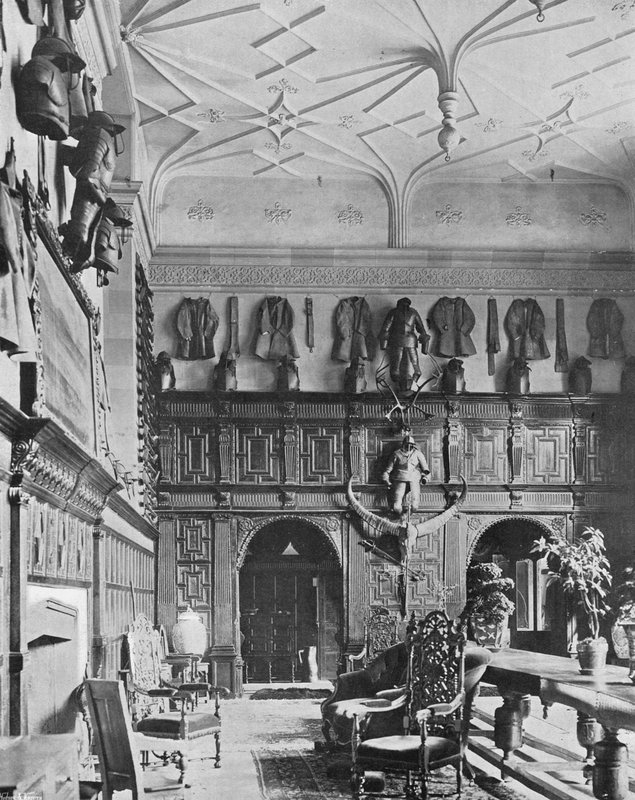 The Great Hall (s/hvitt bilde) av Charles Latham