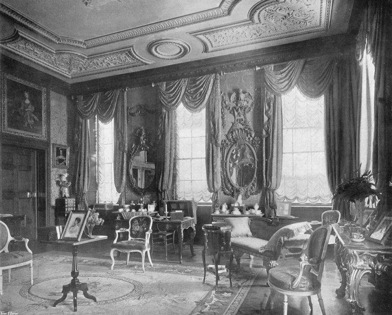 Den firkantede salongen av Charles Latham