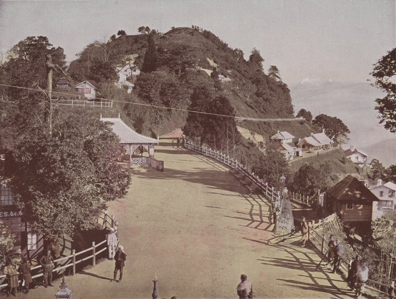 Bandstand, Darjeeling (farget bilde) av English Photographer