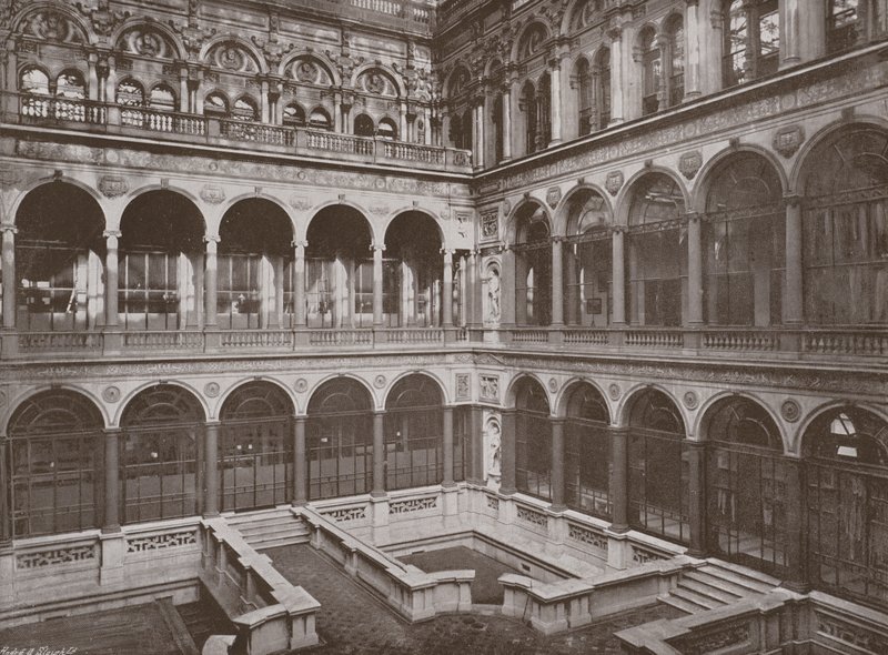 Central Court of India Office av English Photographer